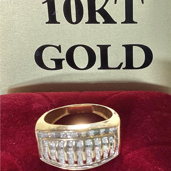NWT Genuine Solid 10 Kt Stamped Yellow Gold Men’s Diamond Ring 0.50 CTW Size 10